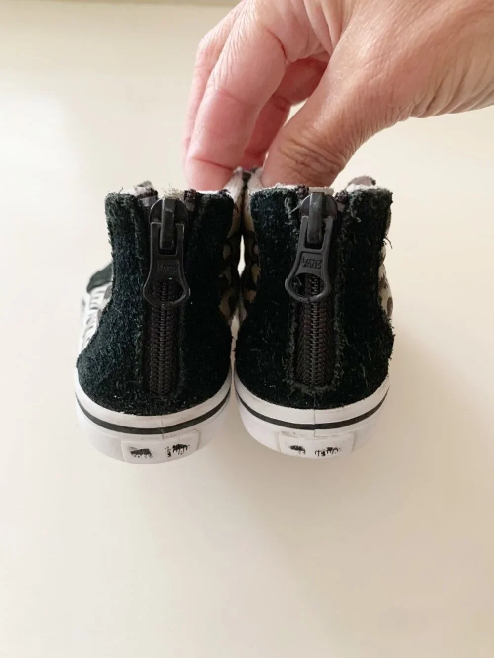 Vans Animal Print Sk8-Hi No Tie Sneakers • Toddler Size 6.5